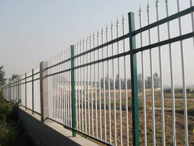 锌钢栅栏热镀锌栅栏材质护栏知识分享