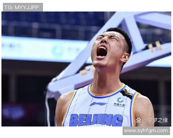 翟晓川：从篮球场上的拼搏者到生活中的追梦人，展现无限可能与坚持精神