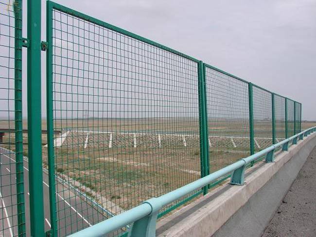 安全又美观！衡水市区新式便道护栏“上岗”