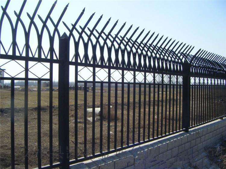 蓝白色锌钢围栏学校幼儿园锌钢围墙护栏锌钢栅栏铁艺护栏厂家供应